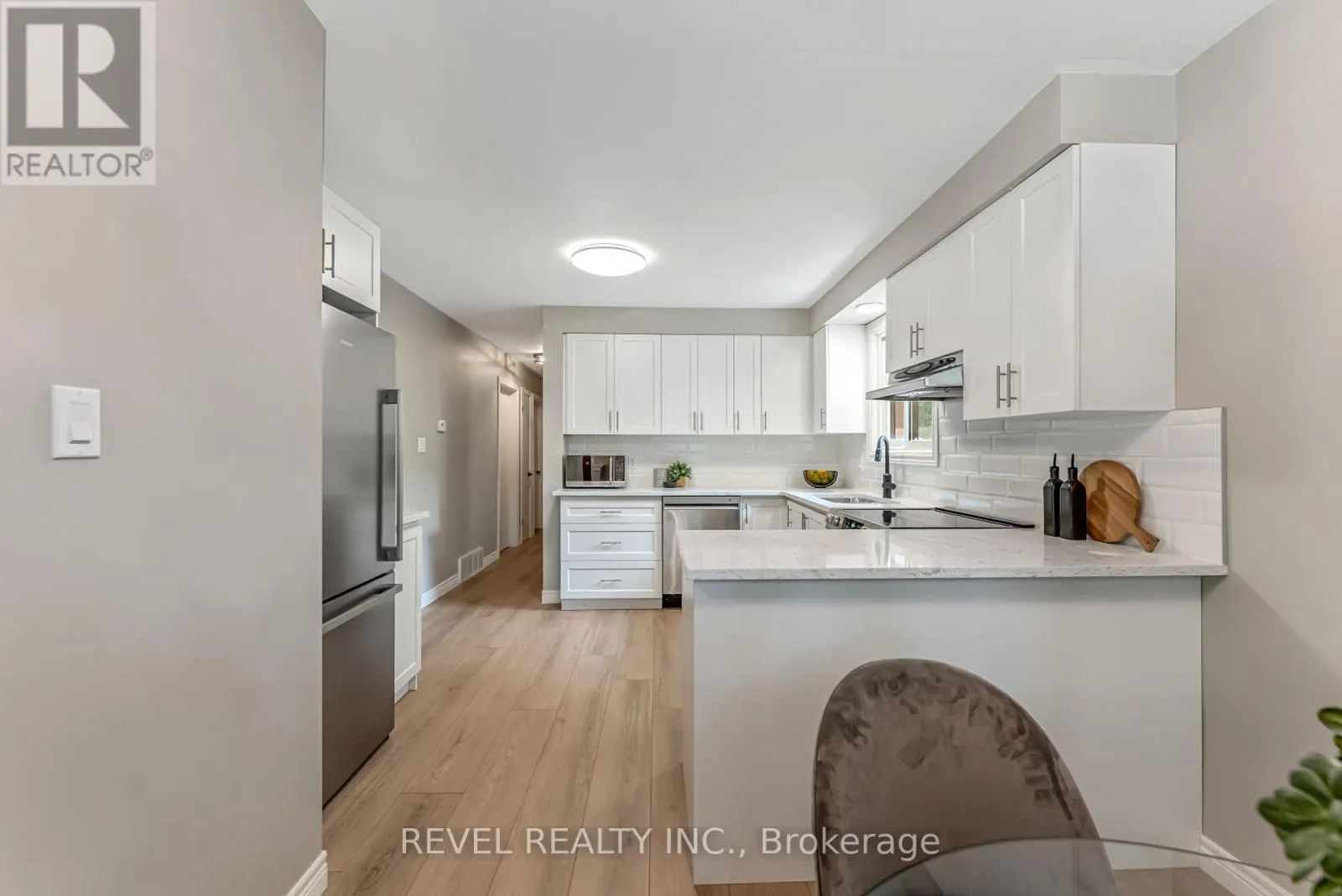323 HIXON ROAD