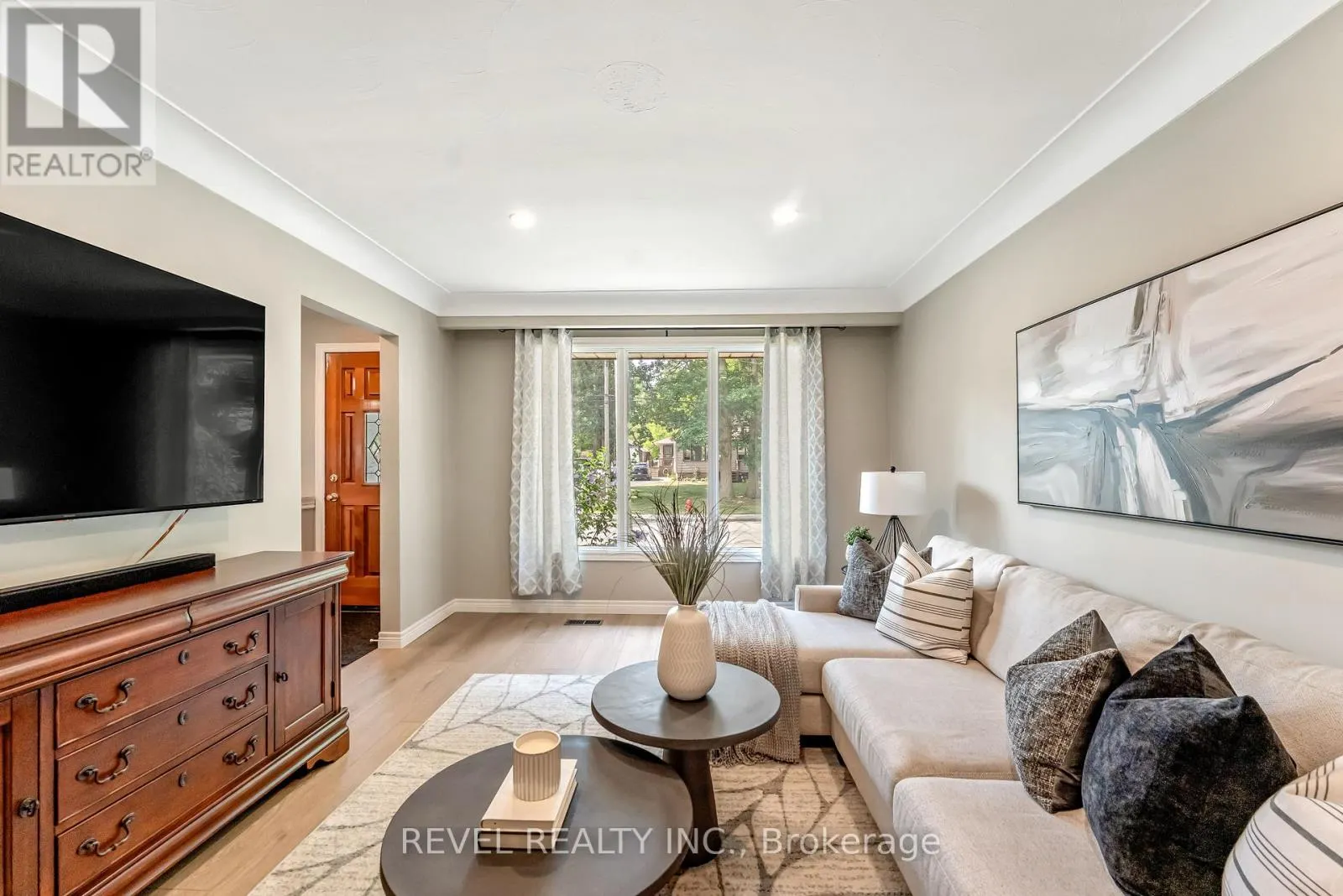 323 HIXON ROAD