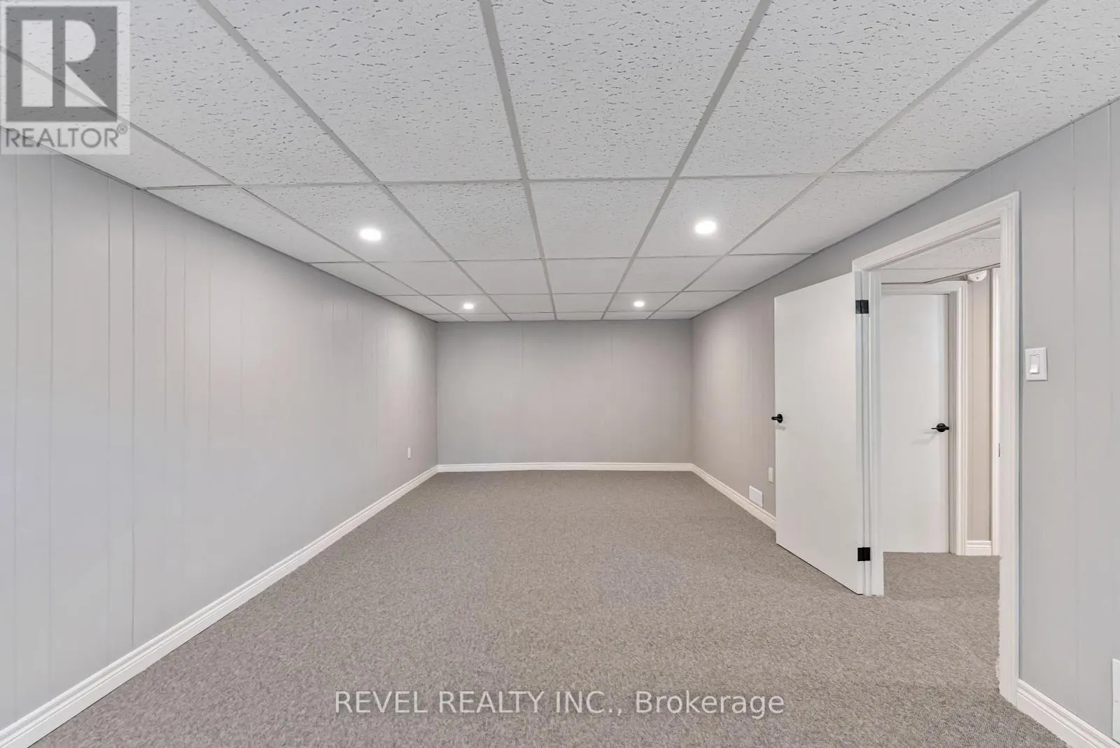 323 HIXON ROAD
