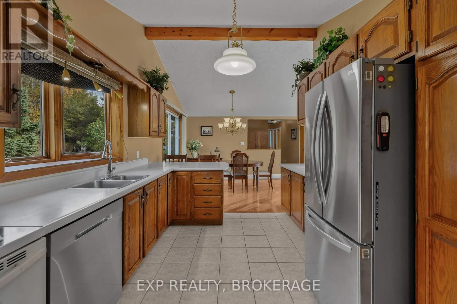 3037 HILLTOP LANE