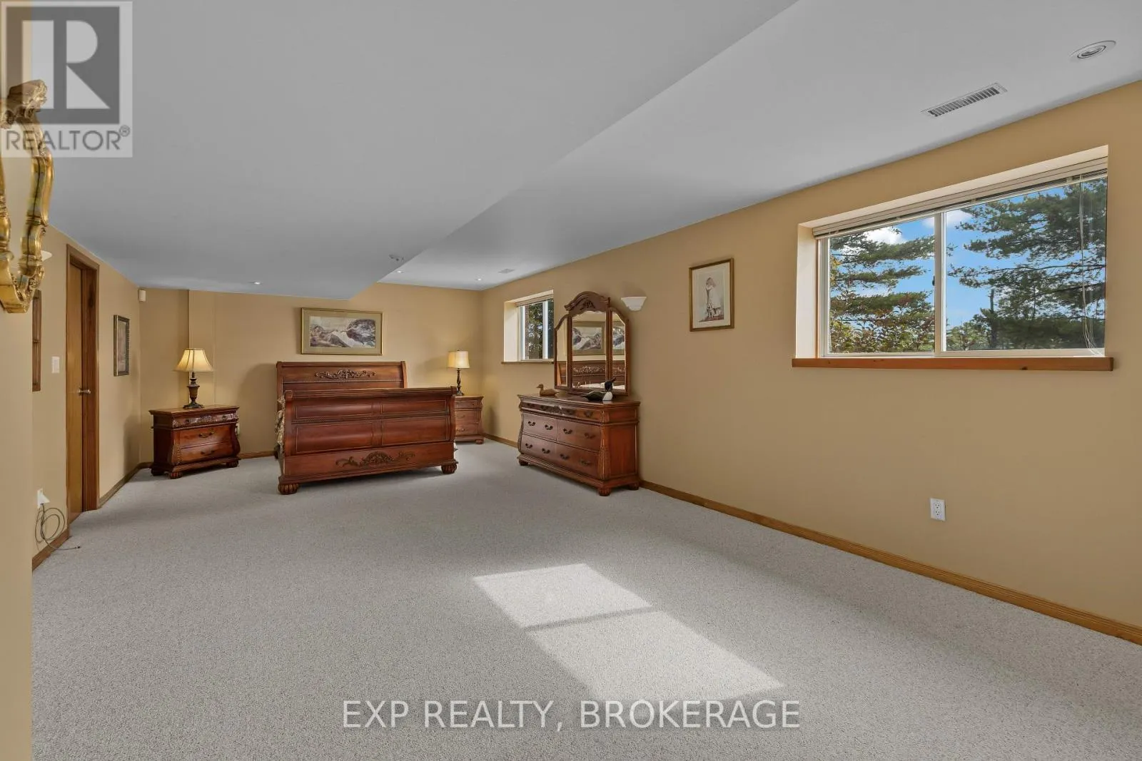 3037 HILLTOP LANE