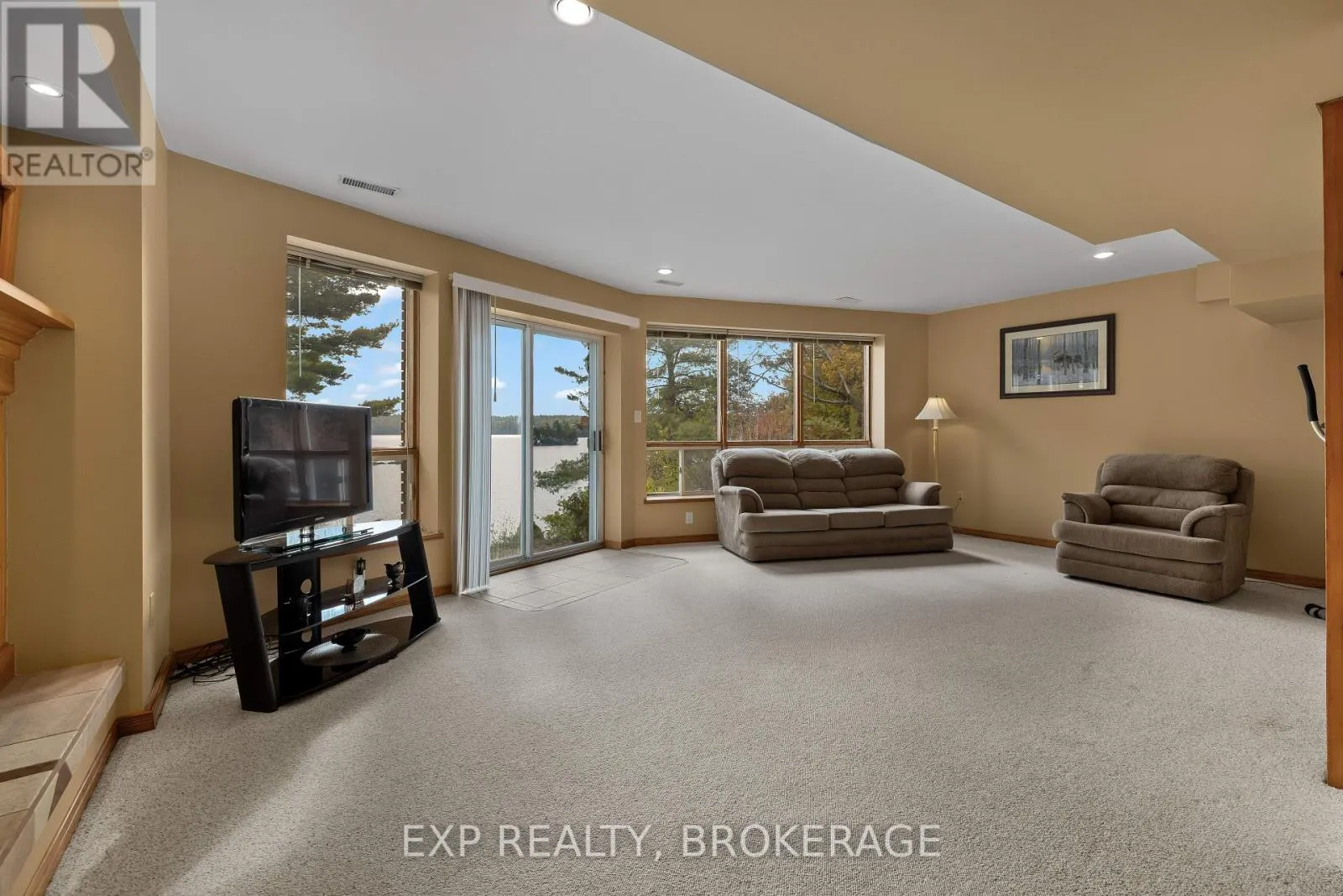 3037 HILLTOP LANE