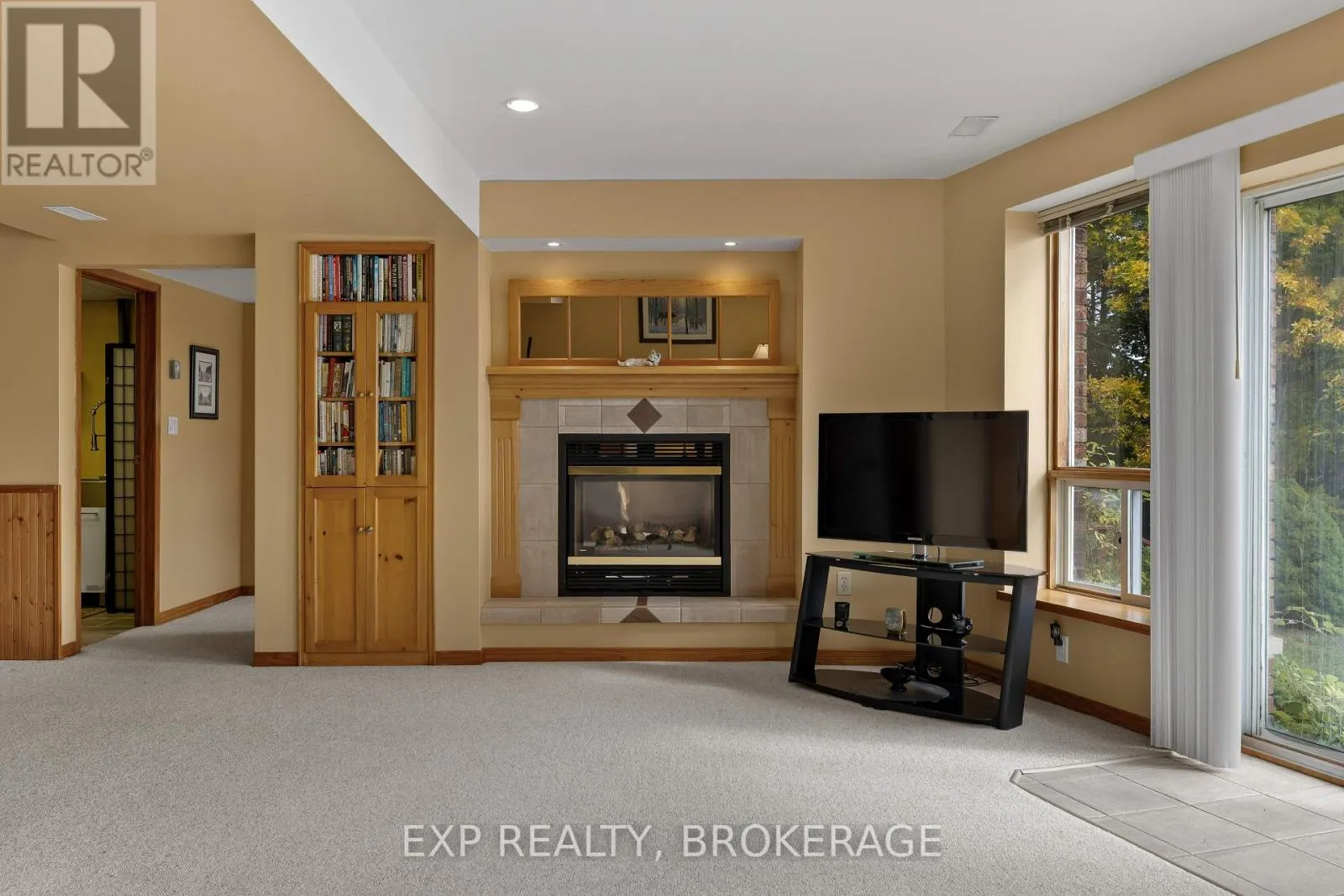 3037 HILLTOP LANE