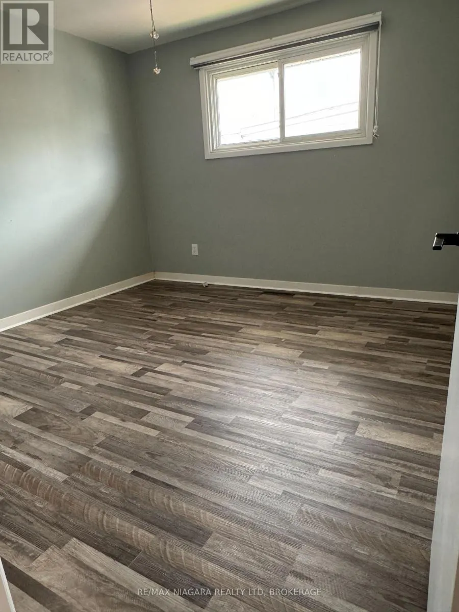 MAIN FLOOR - 287 SANTONE AVENUE AVENUE, #Main Floor