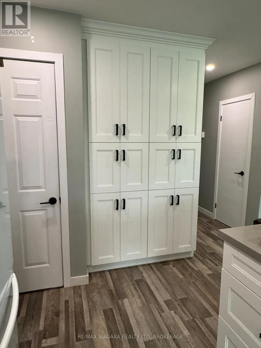 MAIN FLOOR - 287 SANTONE AVENUE AVENUE, #Main Floor