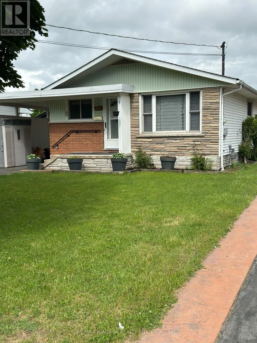 MAIN FLOOR - 287 SANTONE AVENUE AVENUE, #Main Floor