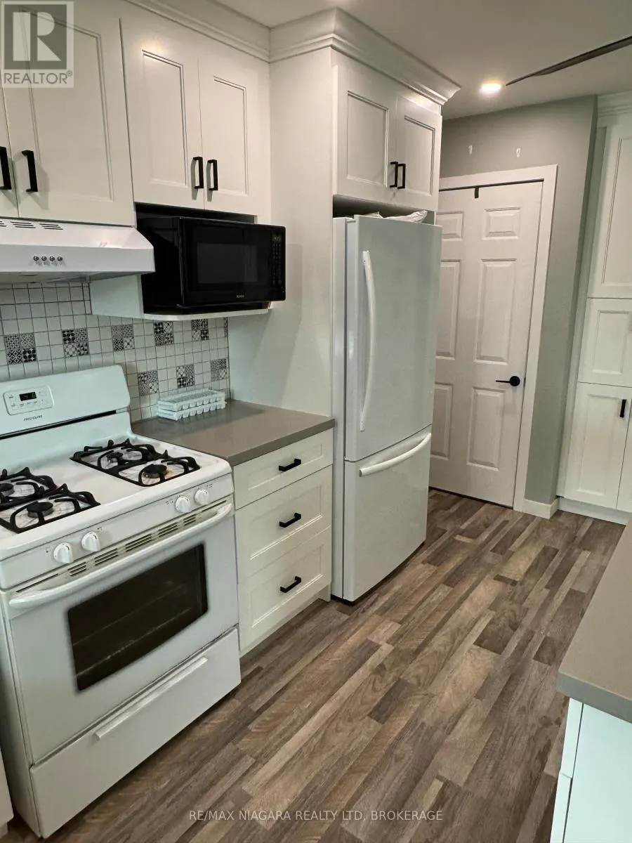 MAIN FLOOR - 287 SANTONE AVENUE AVENUE, #Main Floor