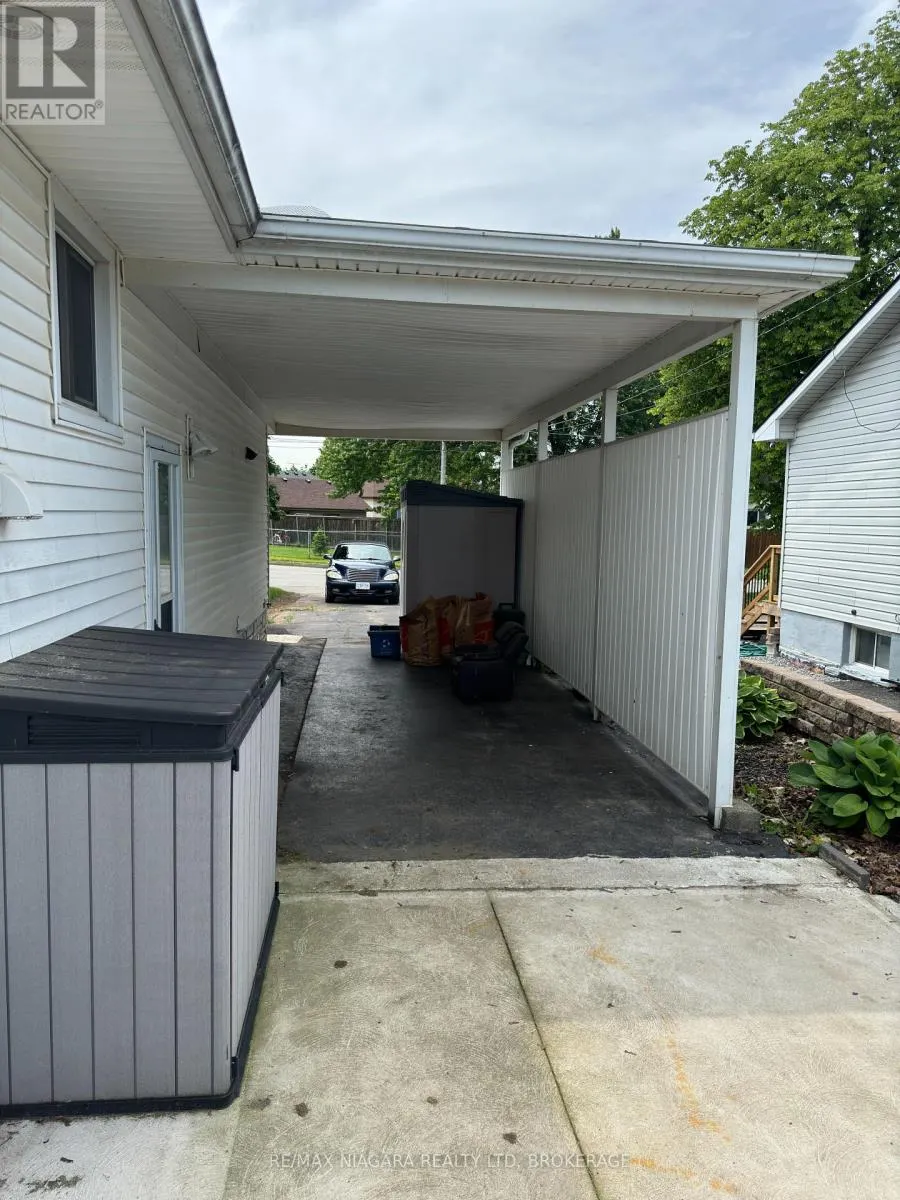 MAIN FLOOR - 287 SANTONE AVENUE AVENUE, #Main Floor