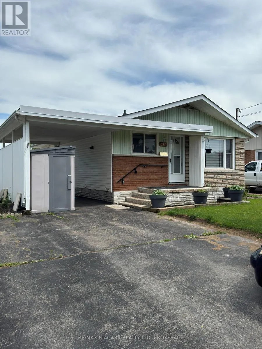 MAIN FLOOR - 287 SANTONE AVENUE AVENUE, #Main Floor