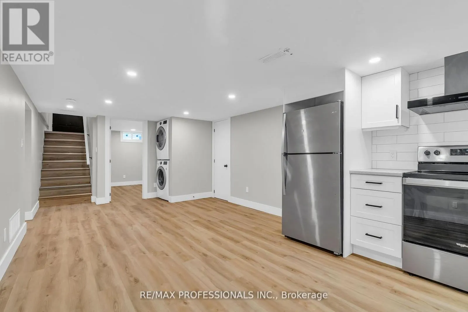 LOWER - 139 BYRON AVENUE