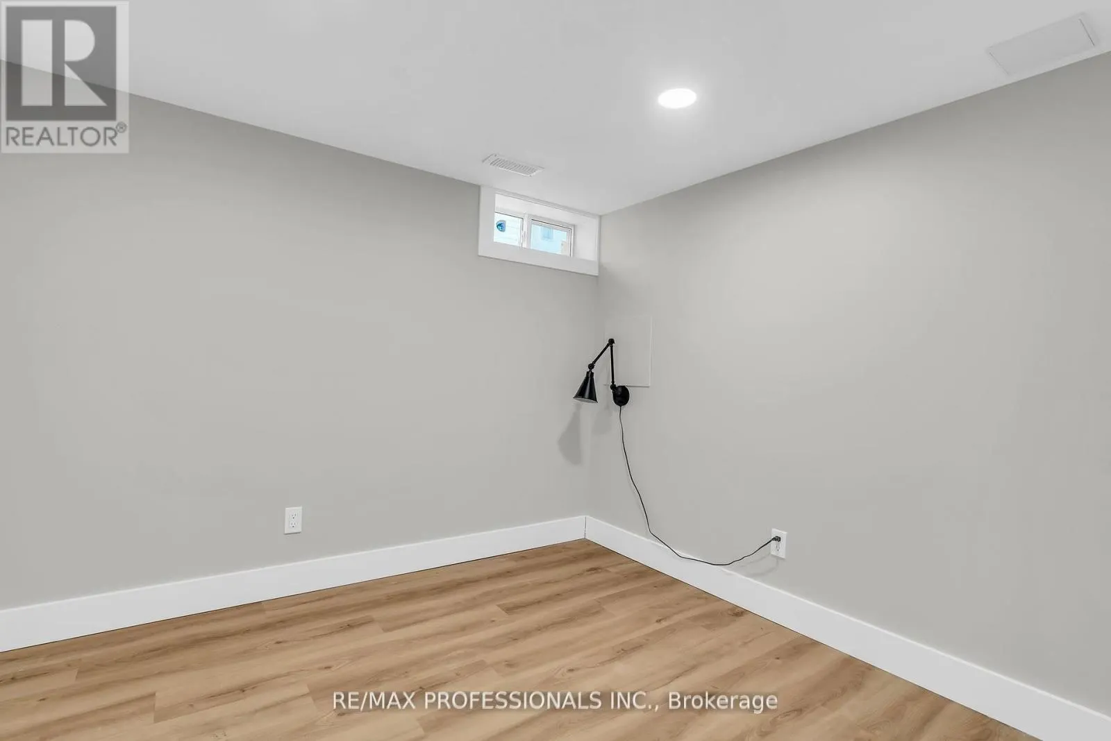 LOWER - 139 BYRON AVENUE
