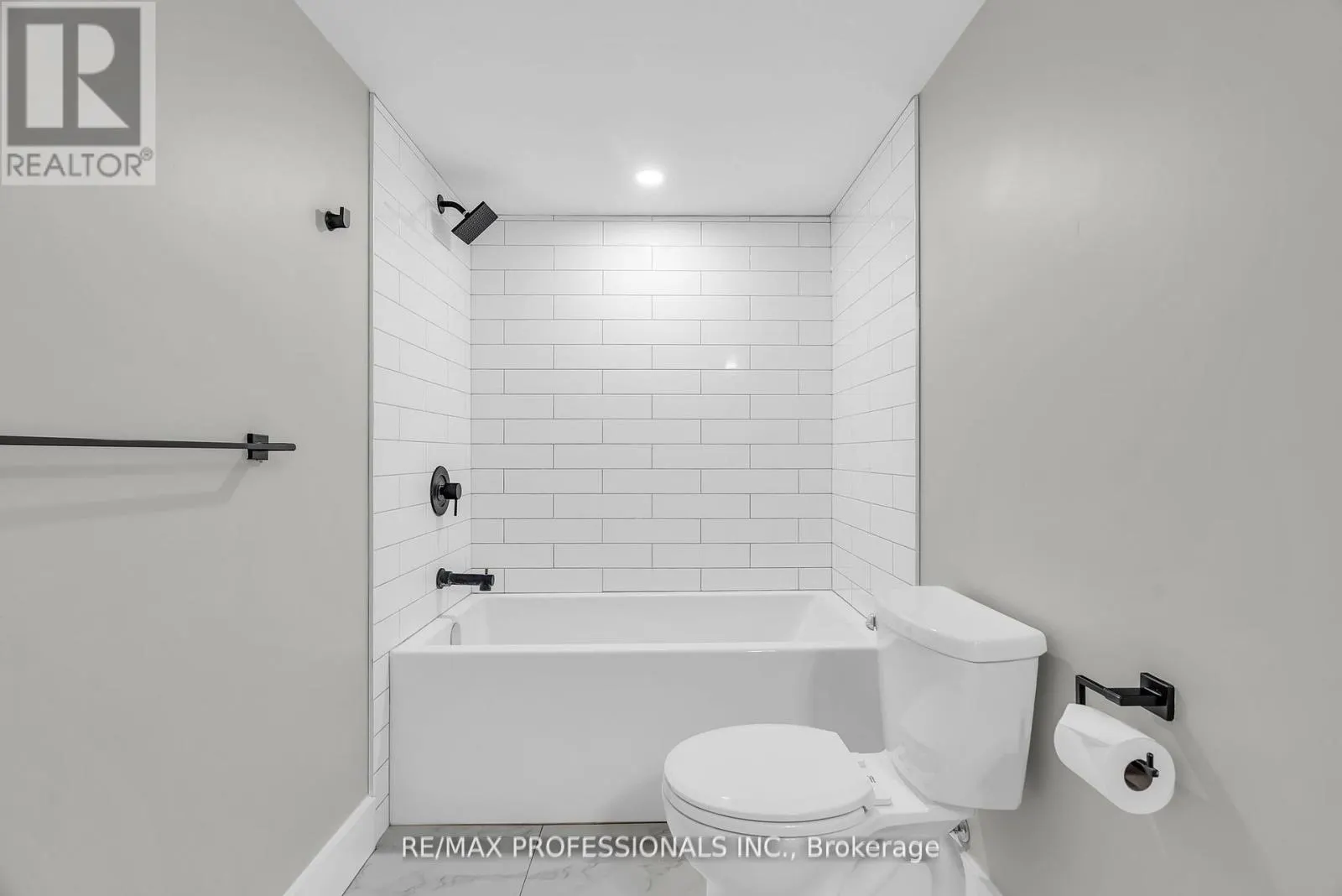 LOWER - 139 BYRON AVENUE