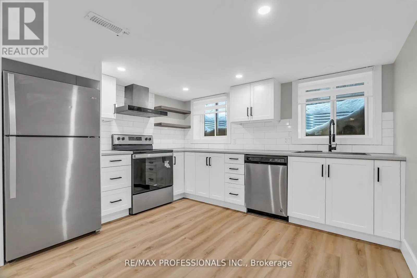 LOWER - 139 BYRON AVENUE