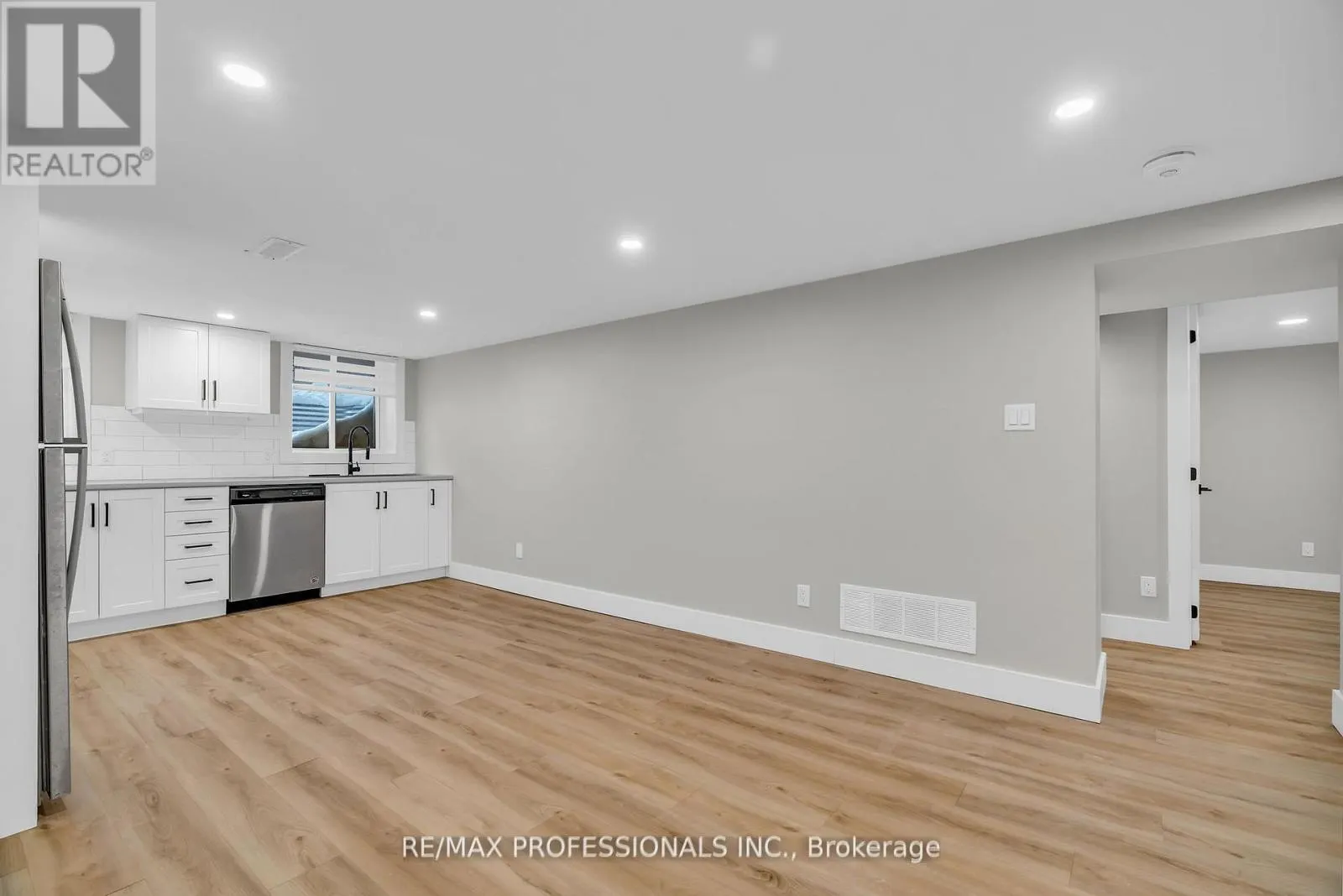 LOWER - 139 BYRON AVENUE