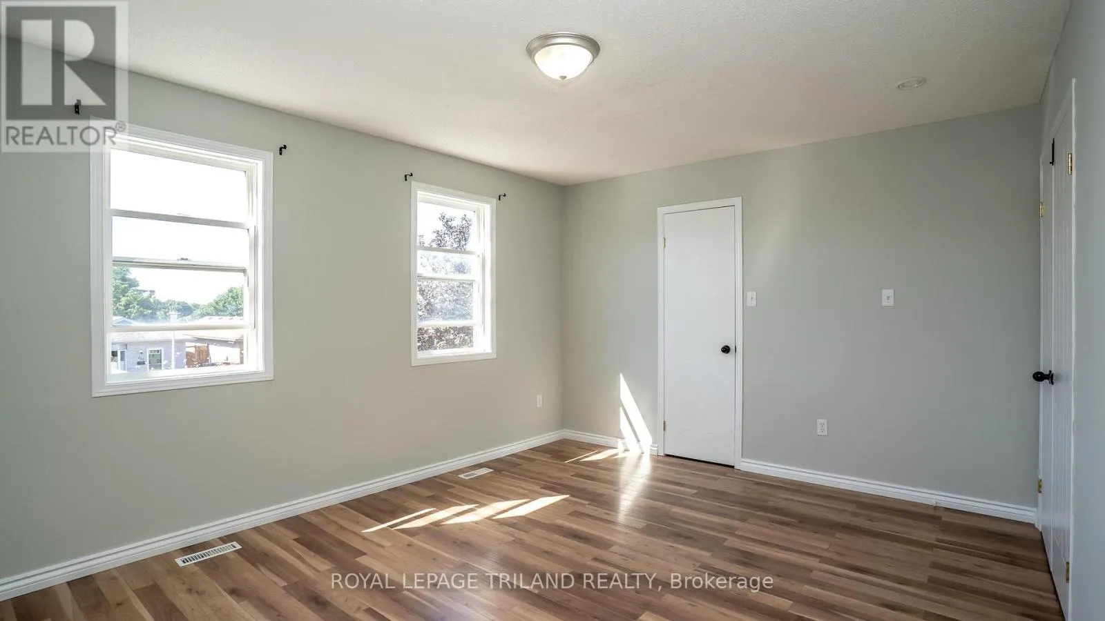 223 SIMPSON CRESCENT
