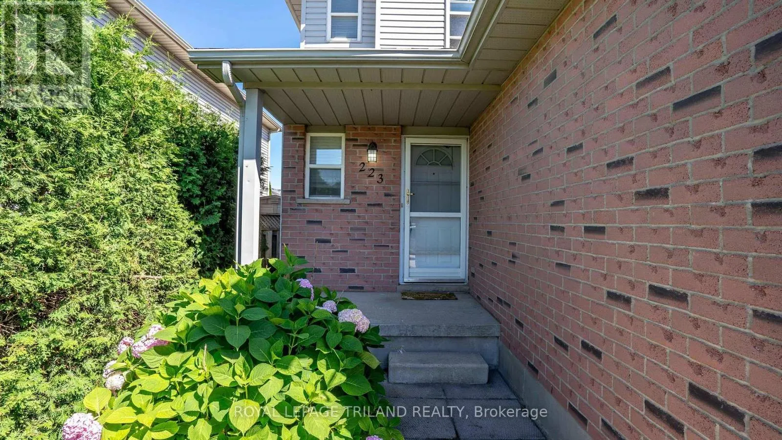 223 SIMPSON CRESCENT