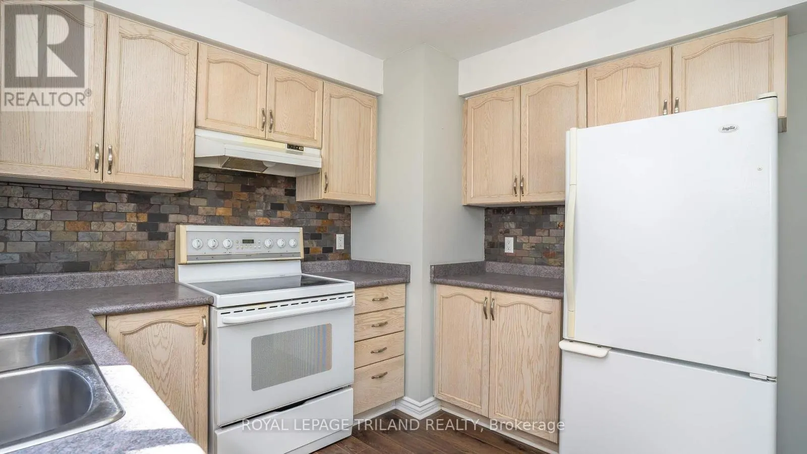 223 SIMPSON CRESCENT
