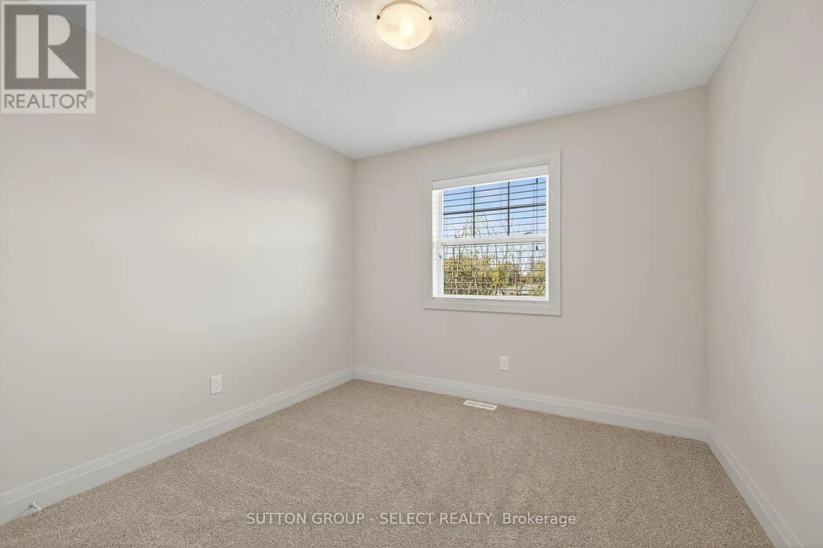29 - 1040 CORONATION DRIVE, #29