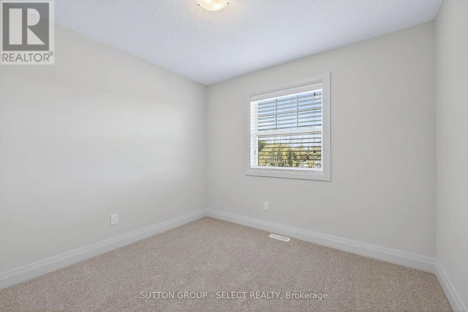 29 - 1040 CORONATION DRIVE, #29