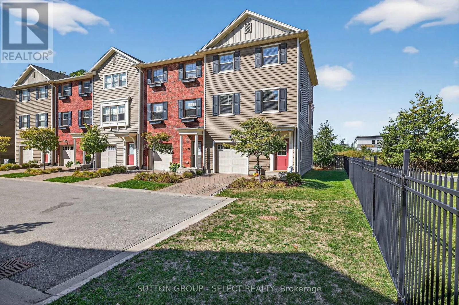 29 - 1040 CORONATION DRIVE, #29