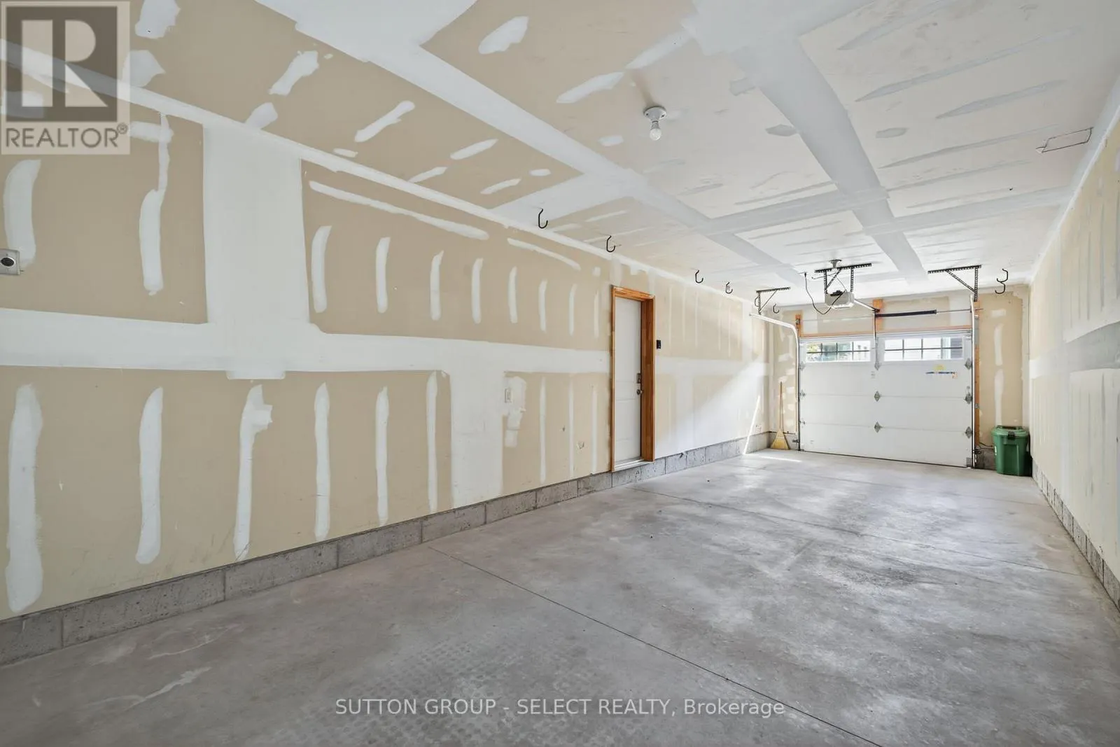 29 - 1040 CORONATION DRIVE, #29