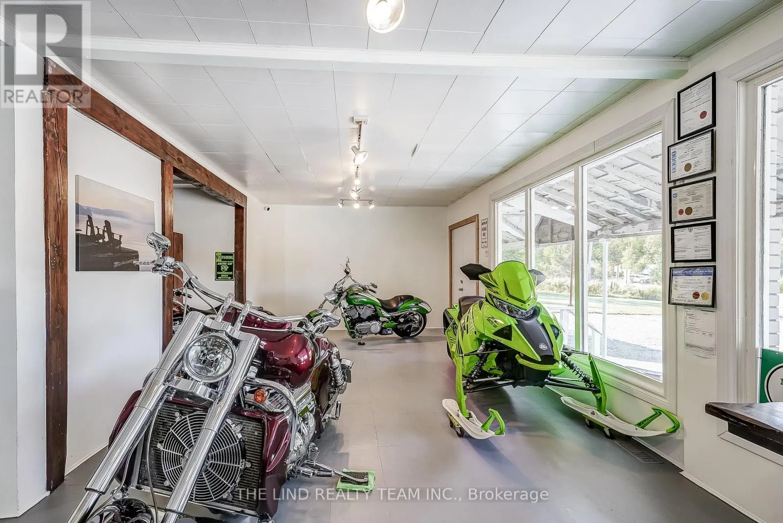 949 RAYMOND ROAD