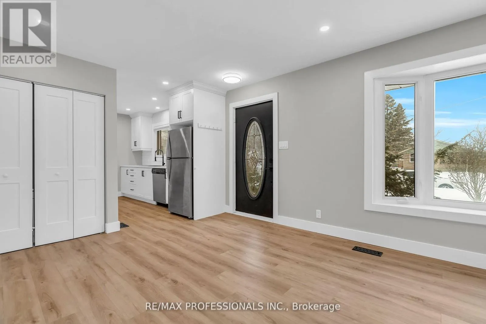 UPPER - 139 BYRON AVENUE