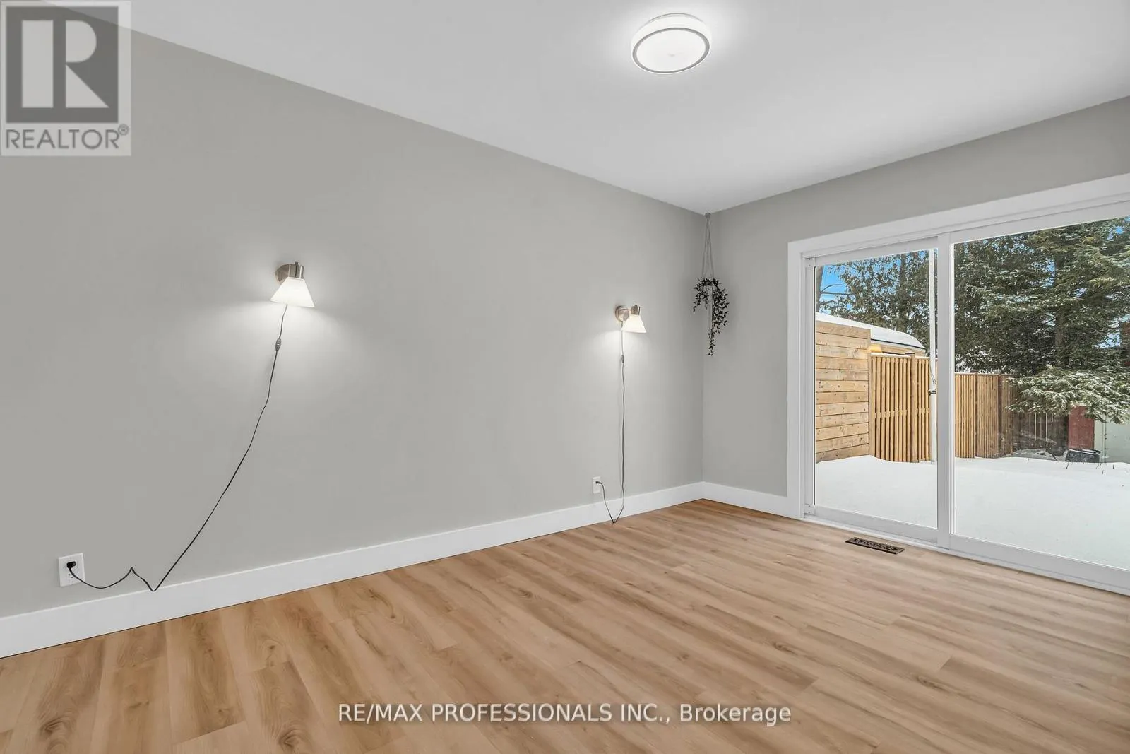 UPPER - 139 BYRON AVENUE