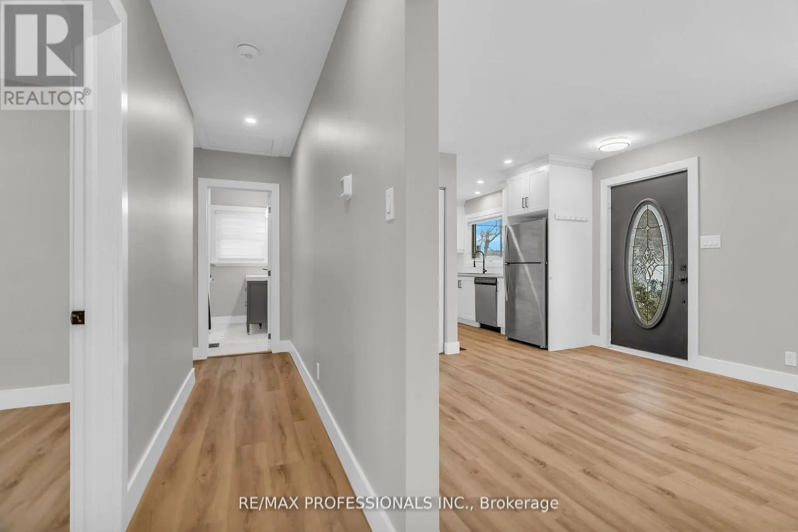 UPPER - 139 BYRON AVENUE