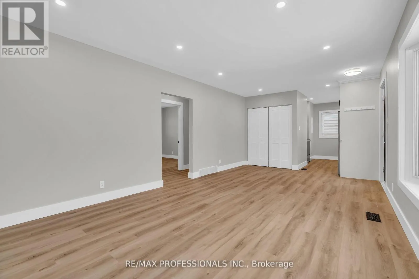 UPPER - 139 BYRON AVENUE