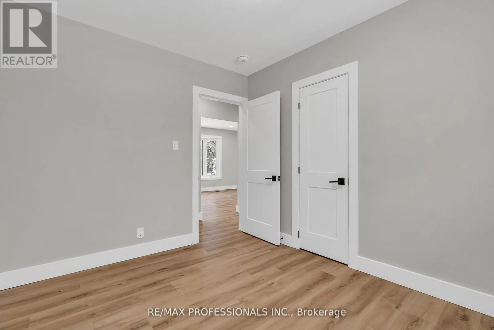 UPPER - 139 BYRON AVENUE