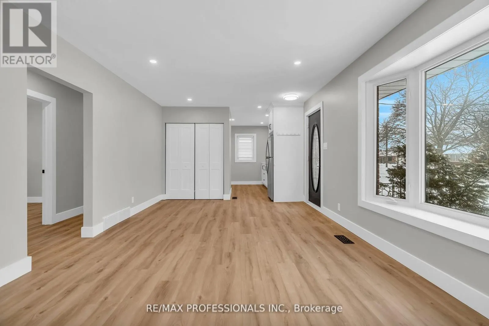 UPPER - 139 BYRON AVENUE