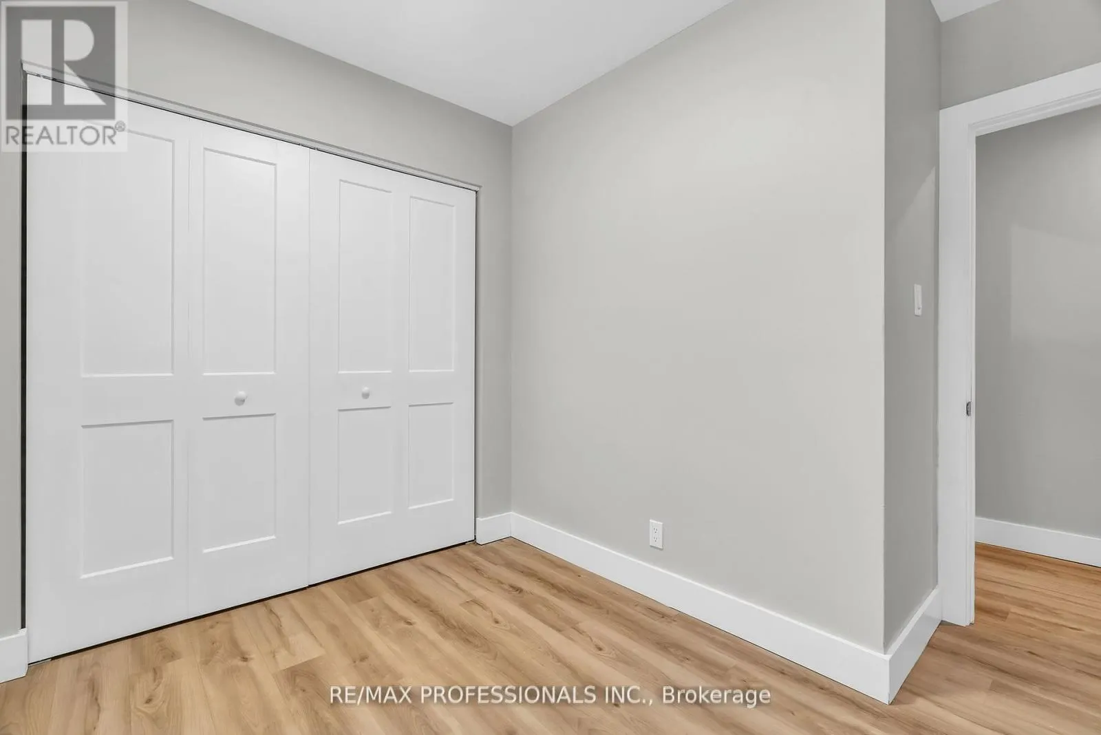 UPPER - 139 BYRON AVENUE