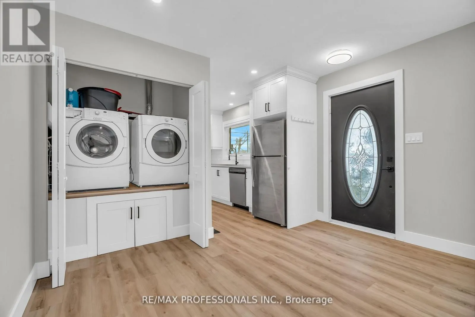 UPPER - 139 BYRON AVENUE