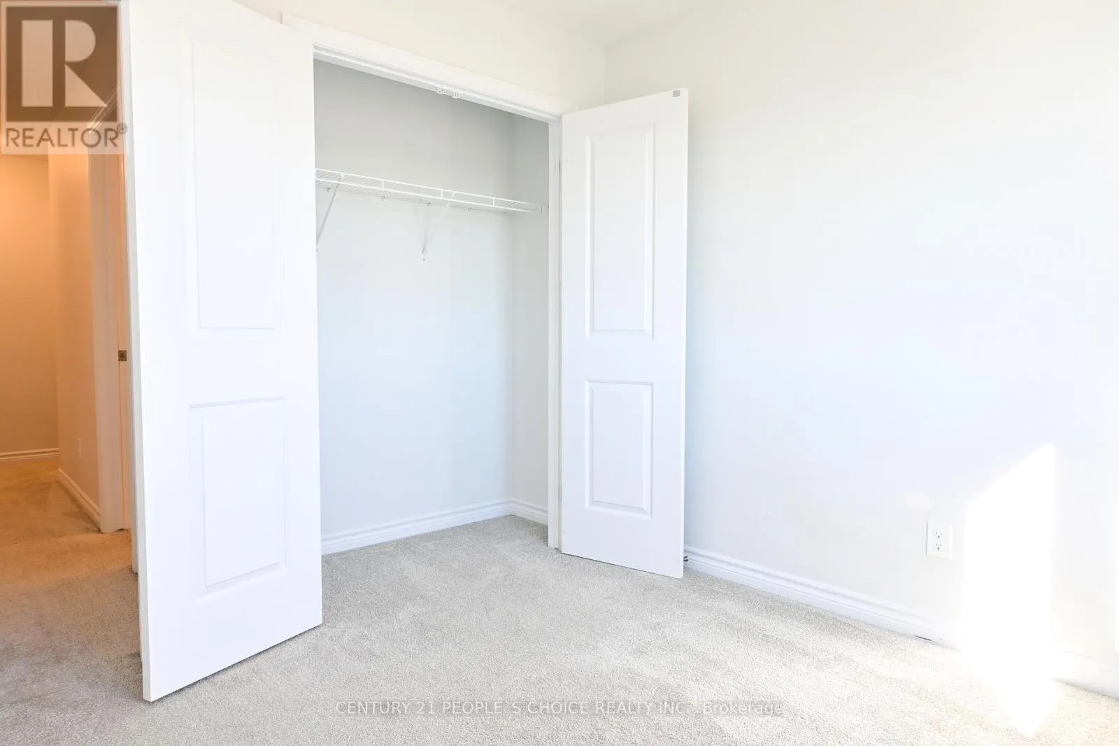 305 KENNINGTON DRIVE