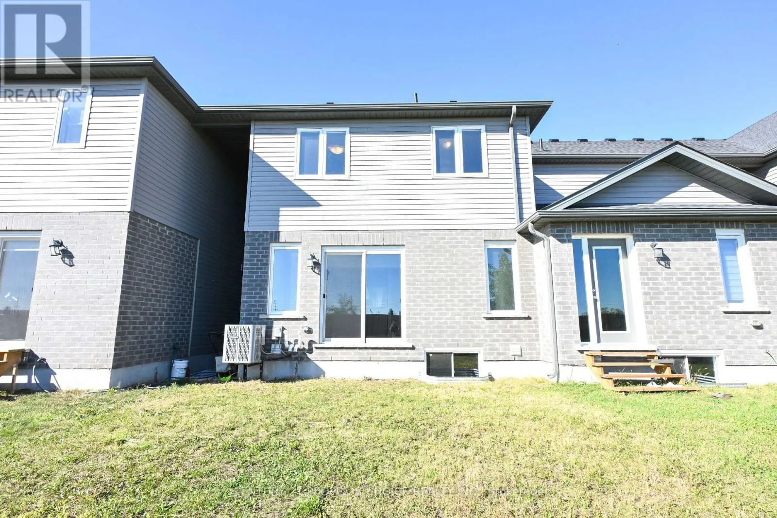 305 KENNINGTON DRIVE