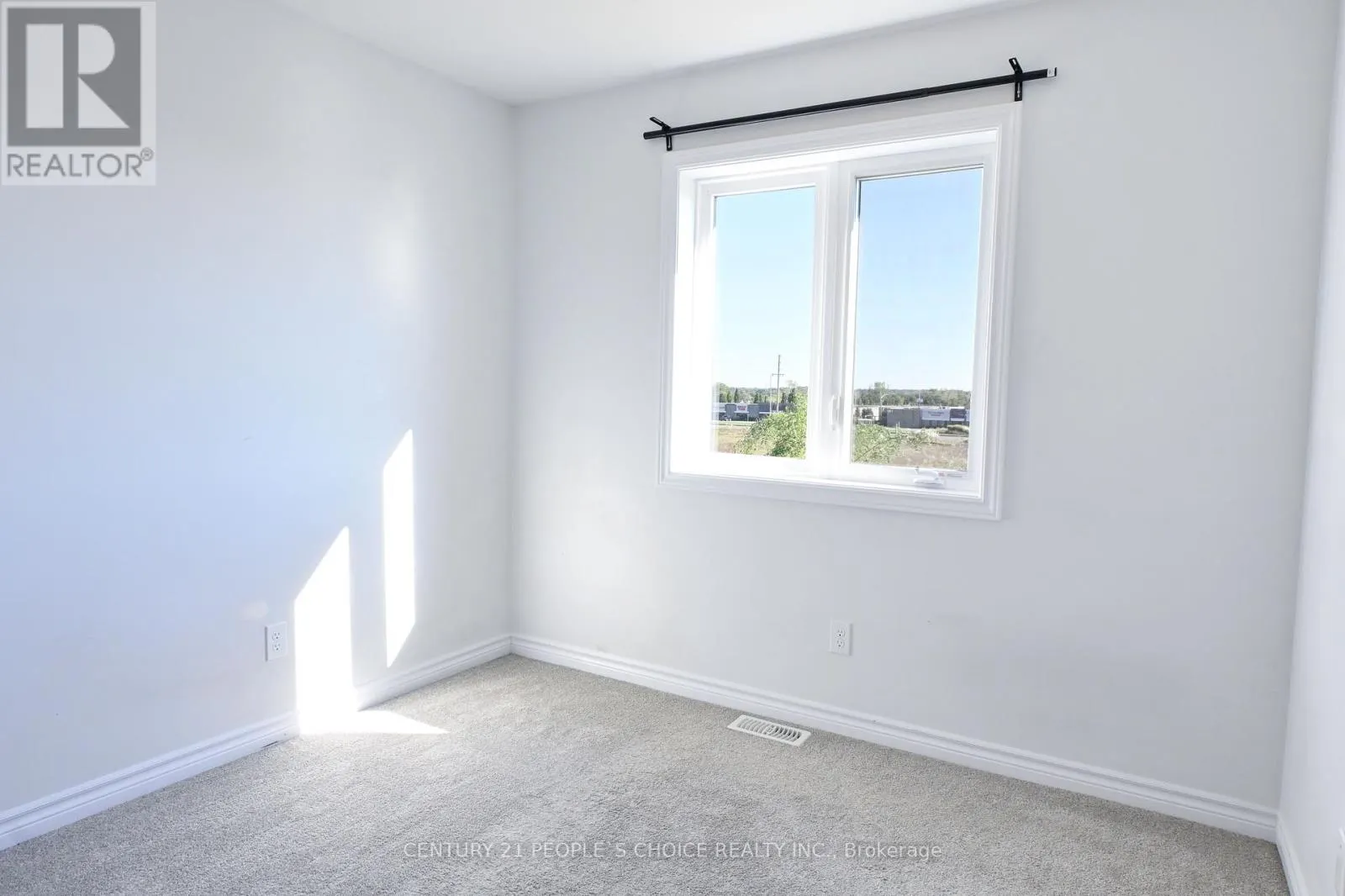 305 KENNINGTON DRIVE