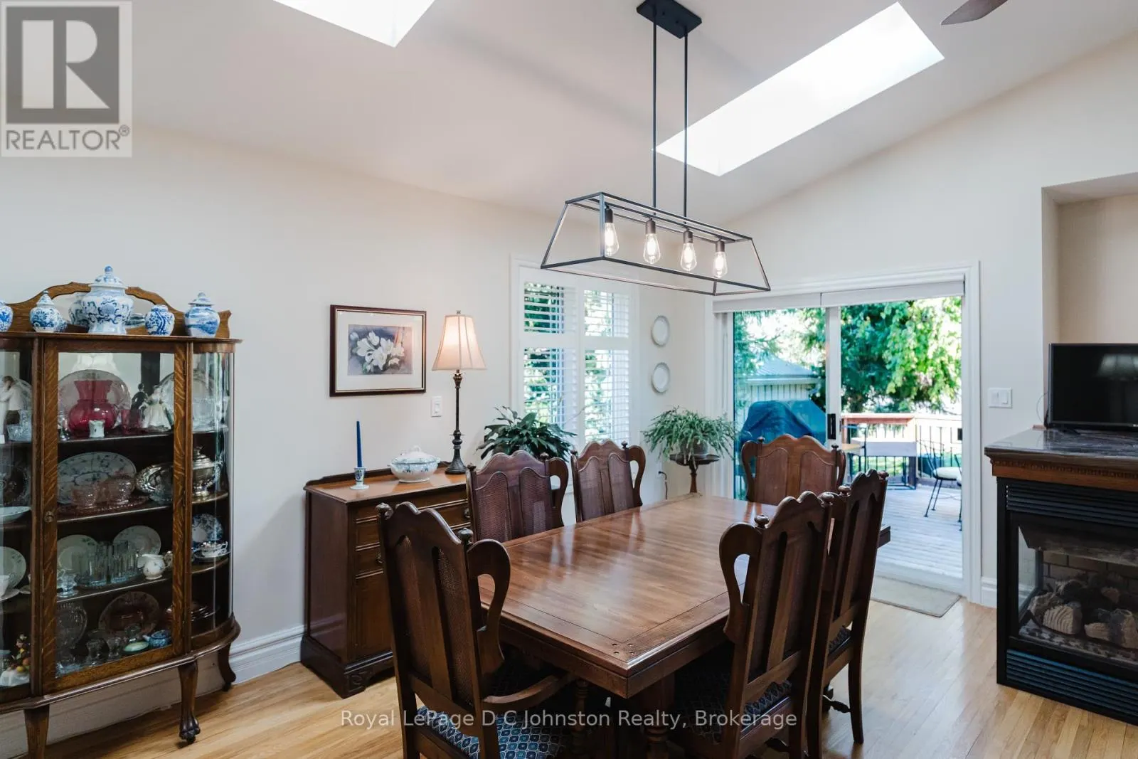 6 EASTGATE DRIVE