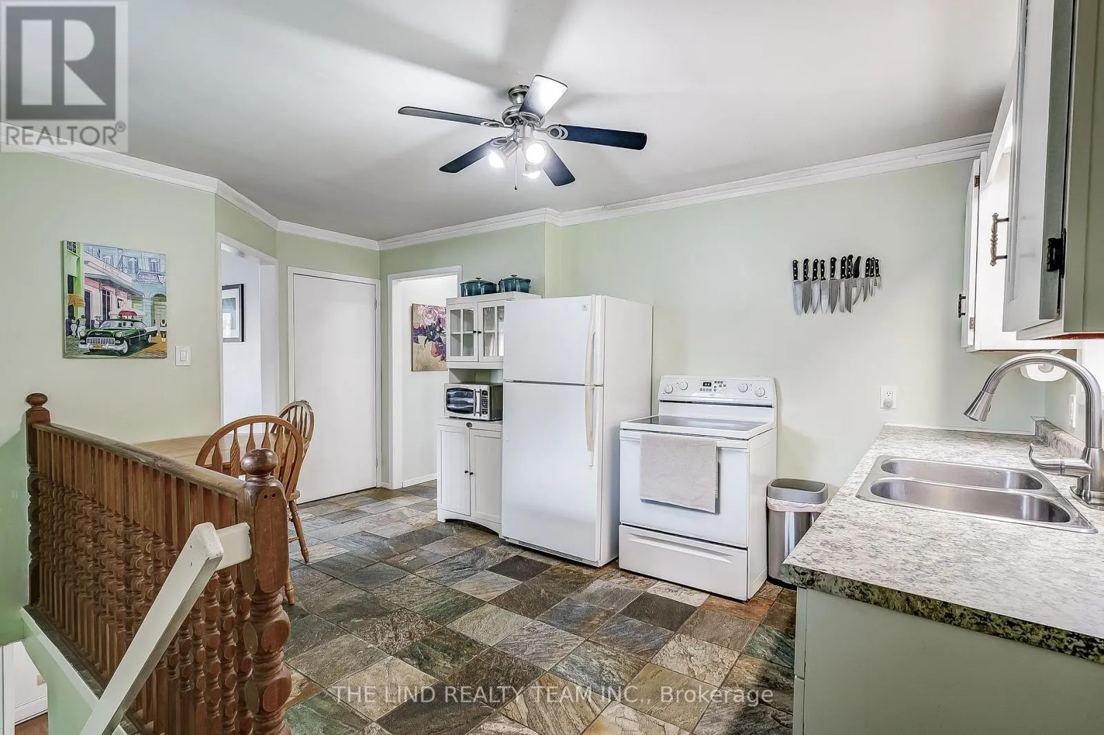 949 RAYMOND ROAD