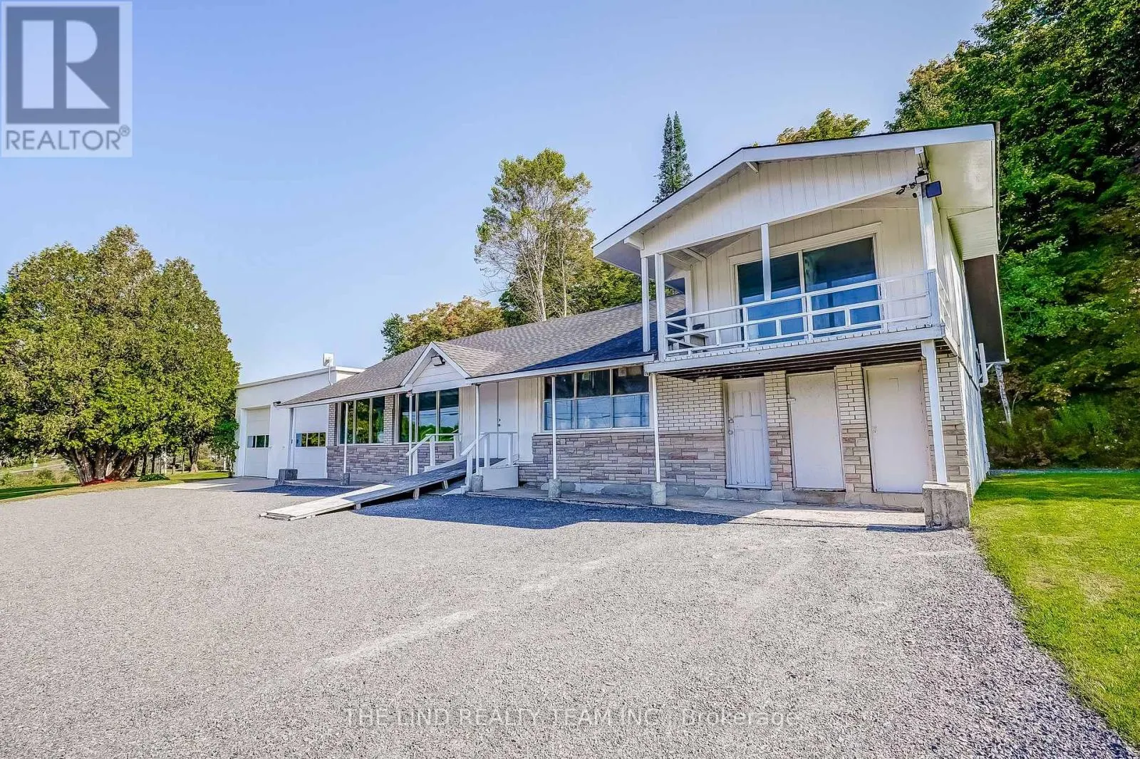 949 RAYMOND ROAD