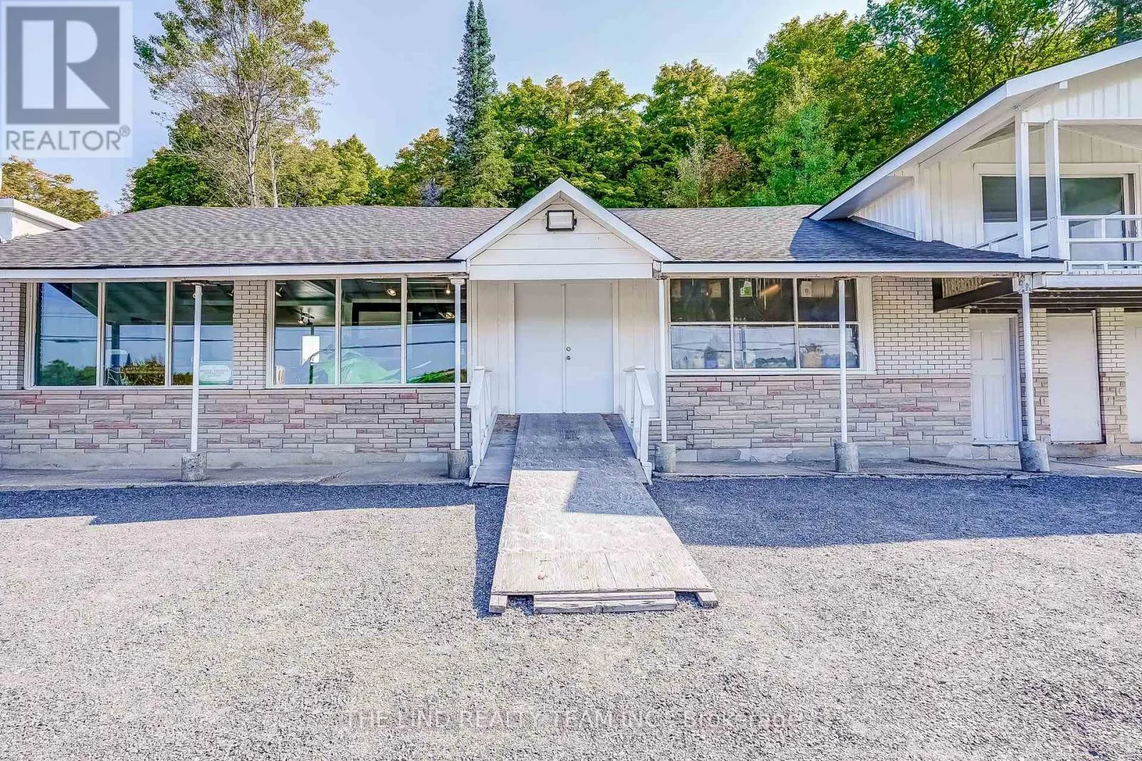 949 RAYMOND ROAD
