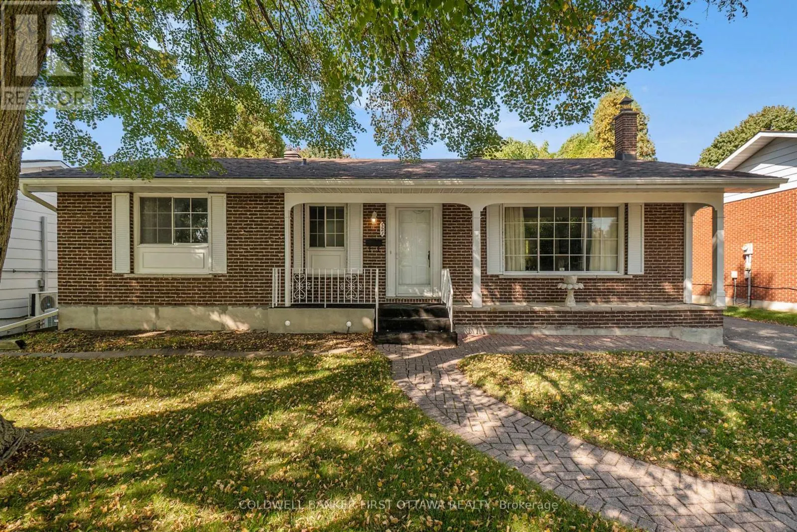 521 RIDGEWOOD DRIVE
