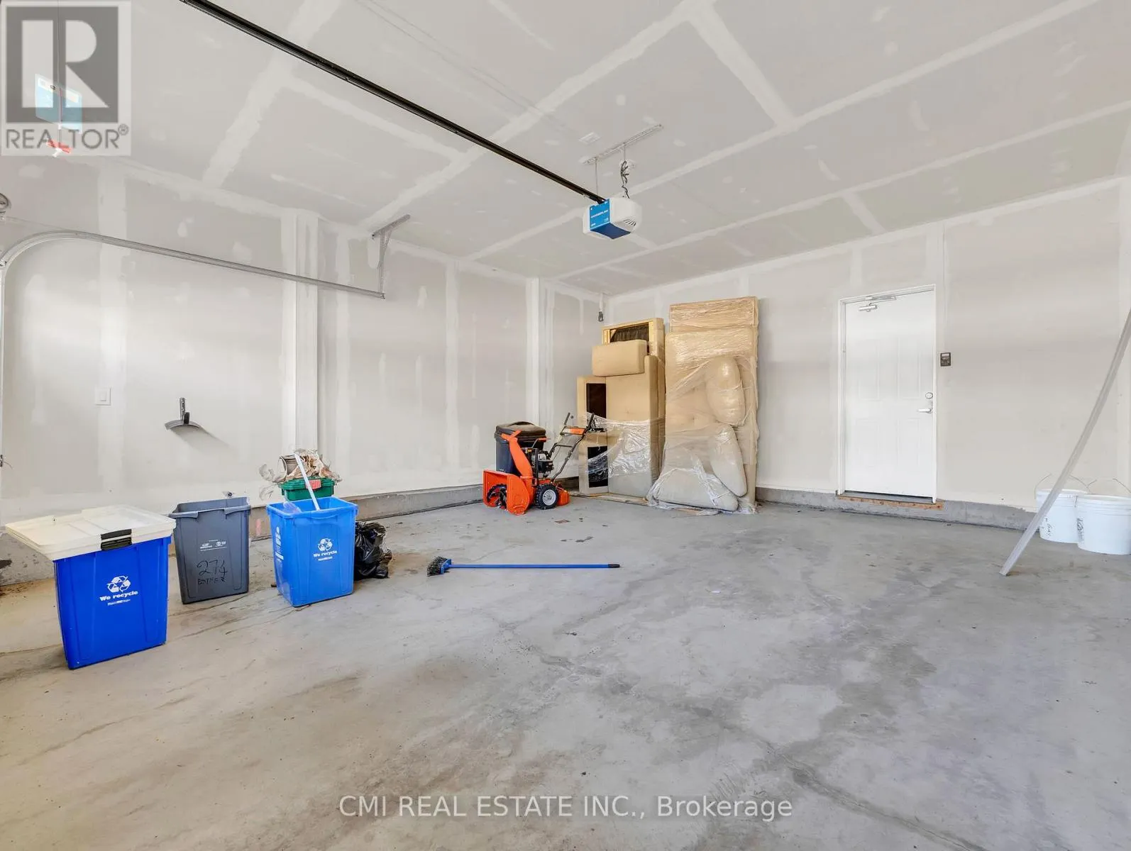 274 ESTHER CRESCENT