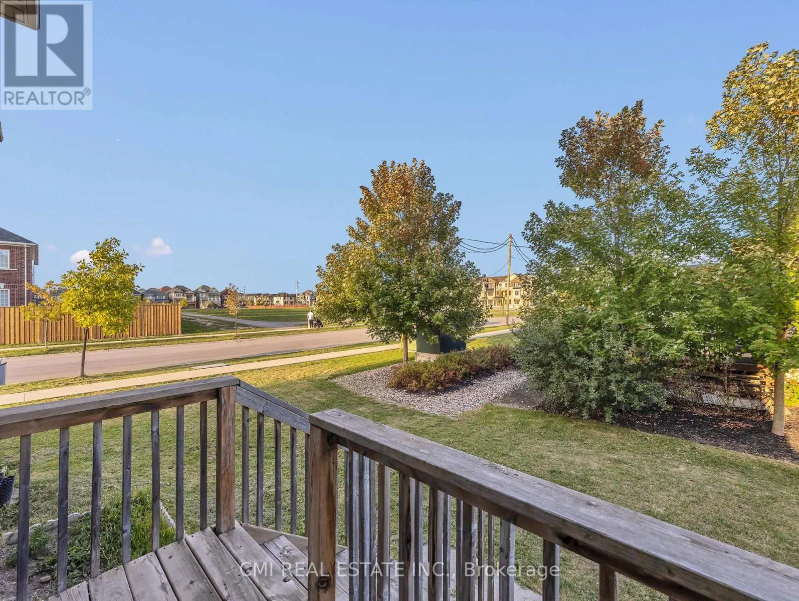 274 ESTHER CRESCENT