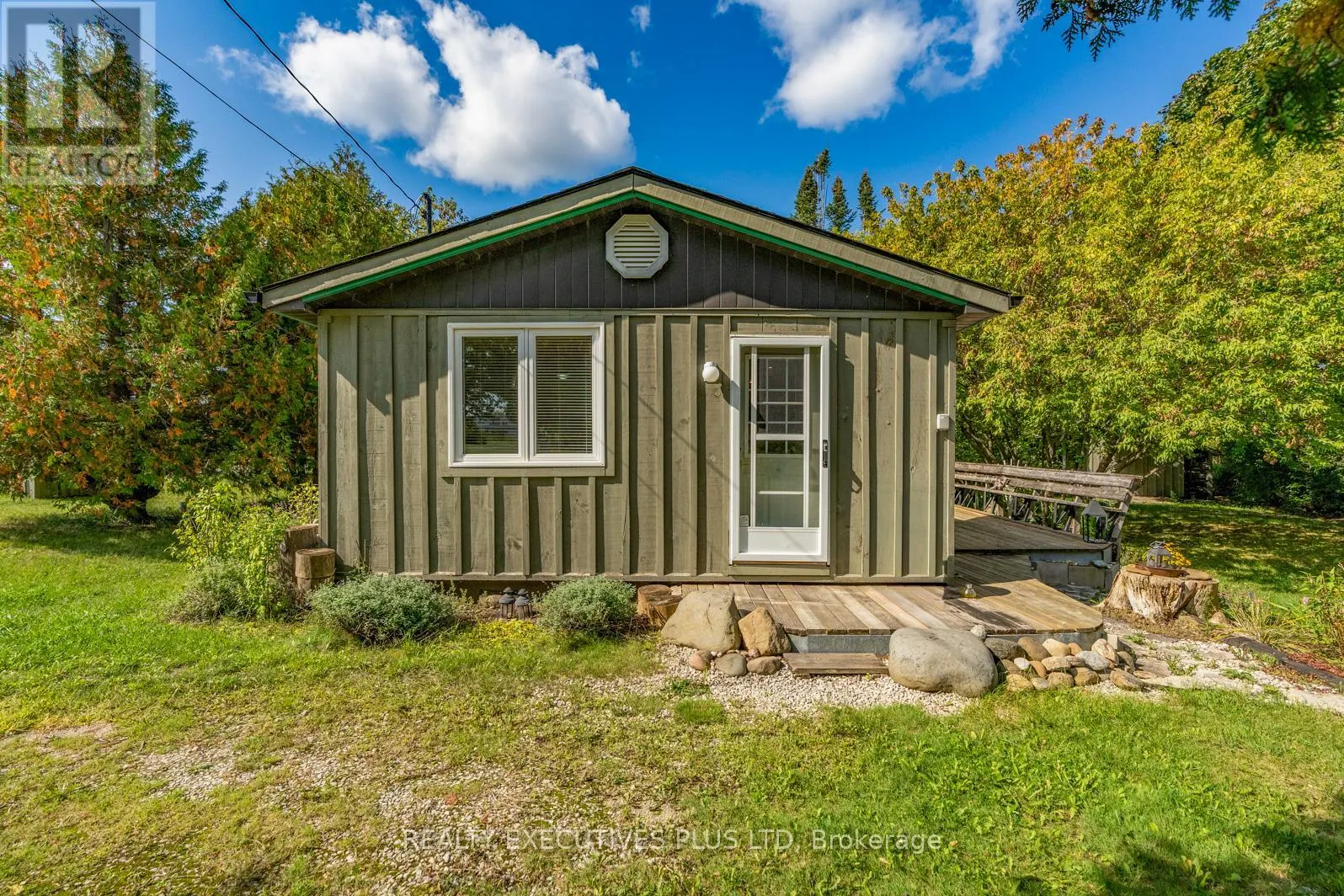 94 HURON STREET E