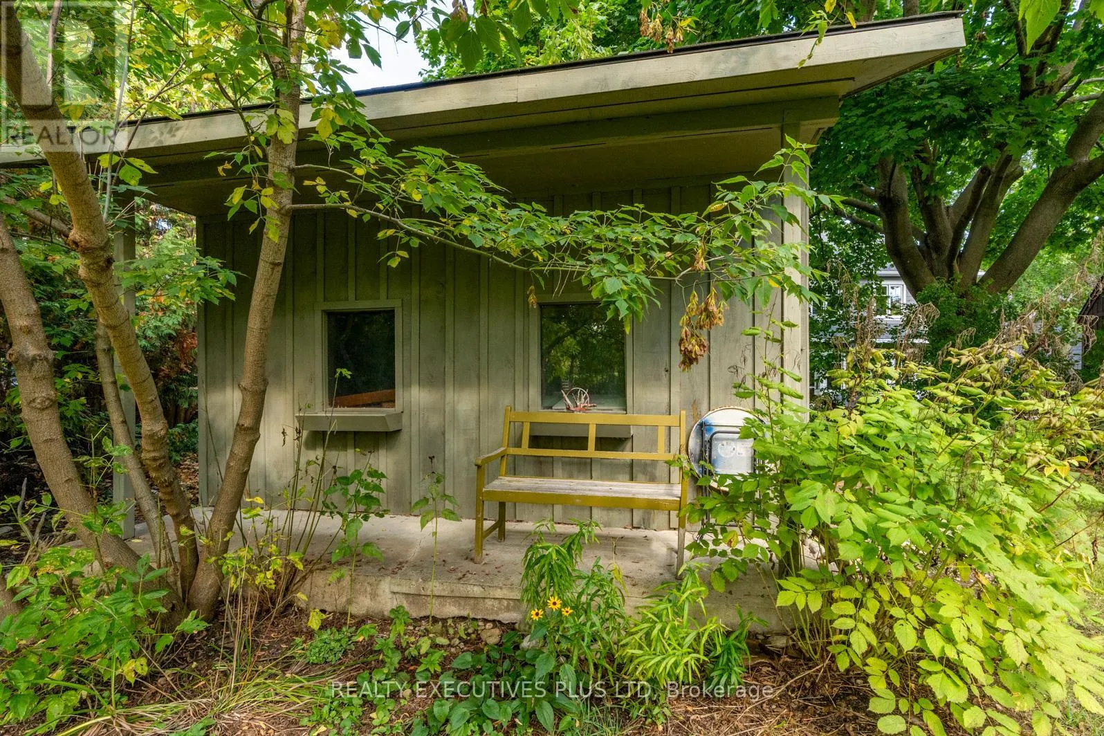 94 HURON STREET E