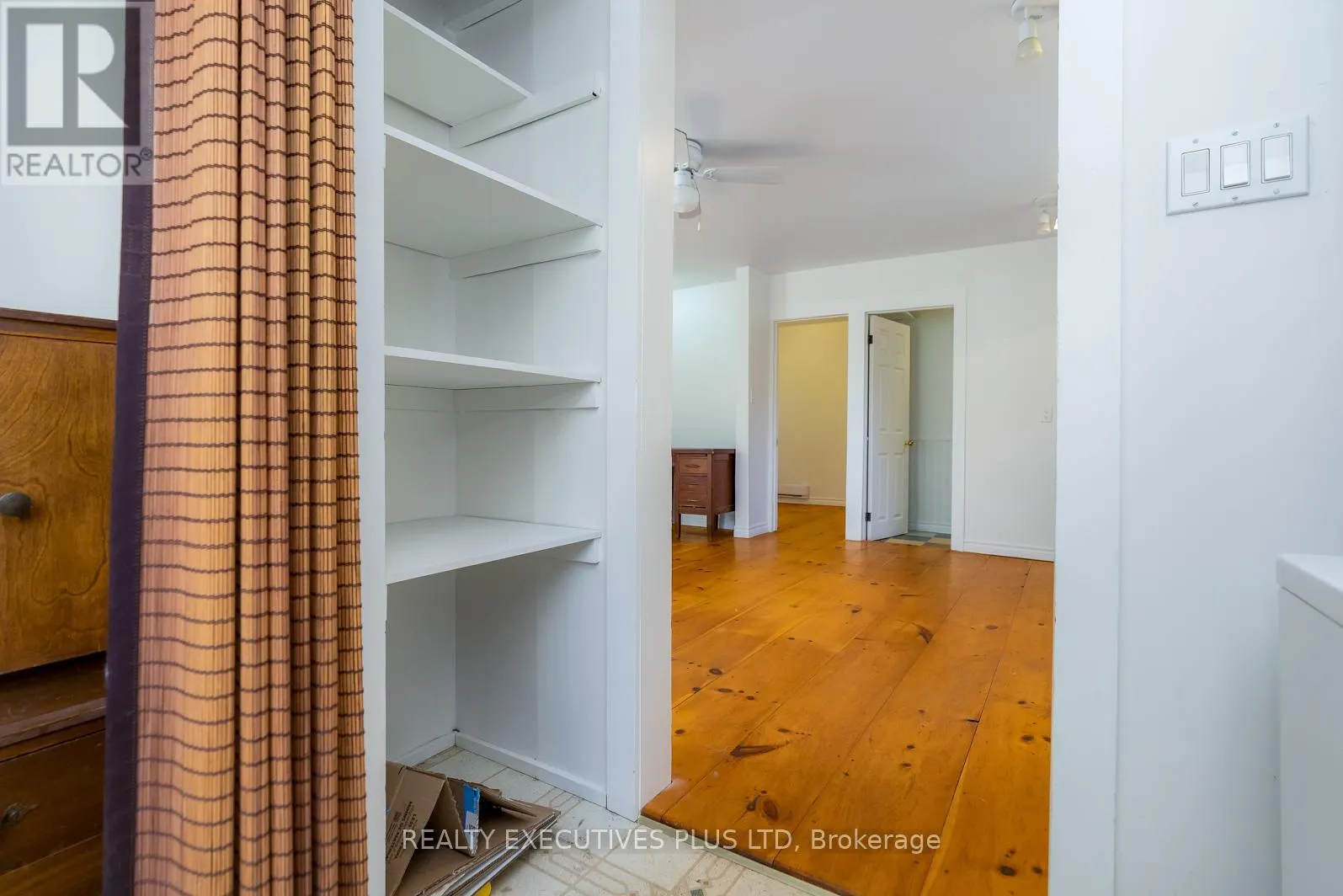 94 HURON STREET E