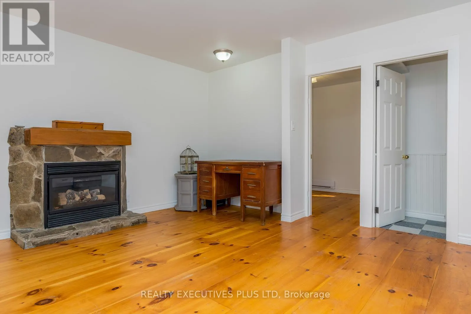 94 HURON STREET E
