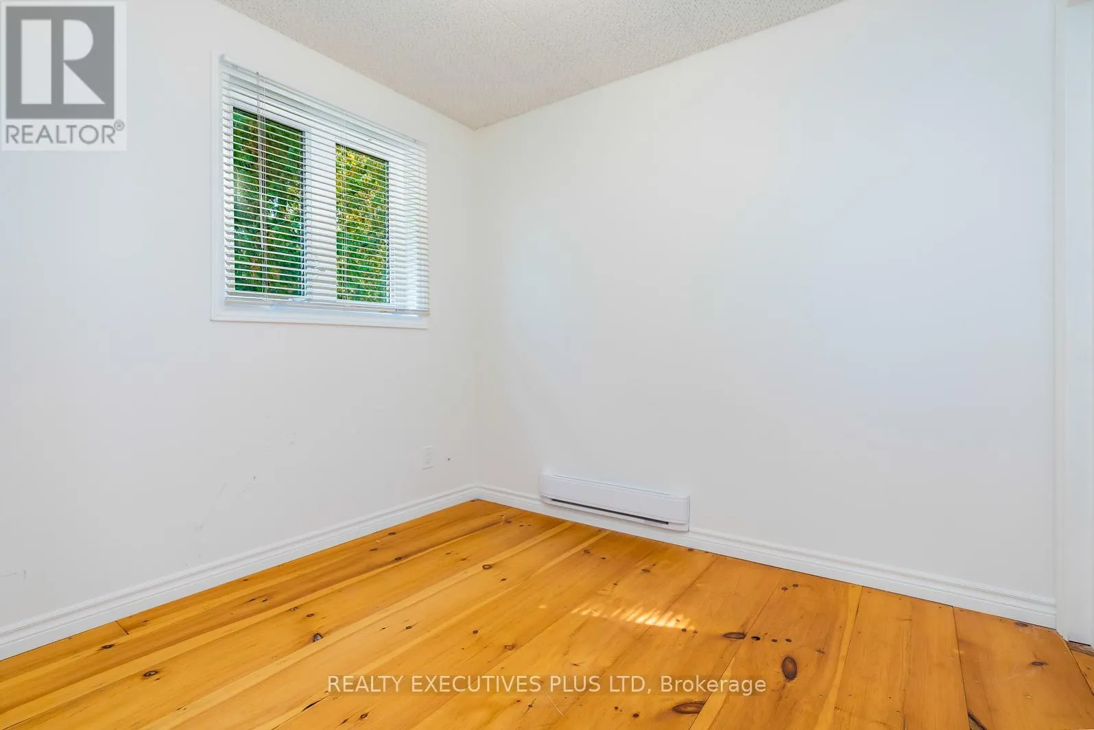 94 HURON STREET E