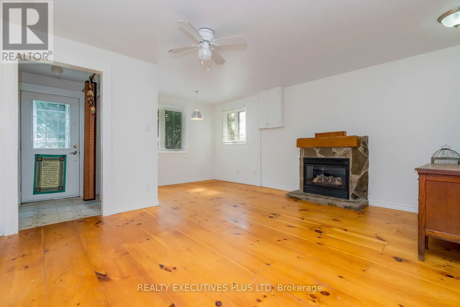 94 HURON STREET E